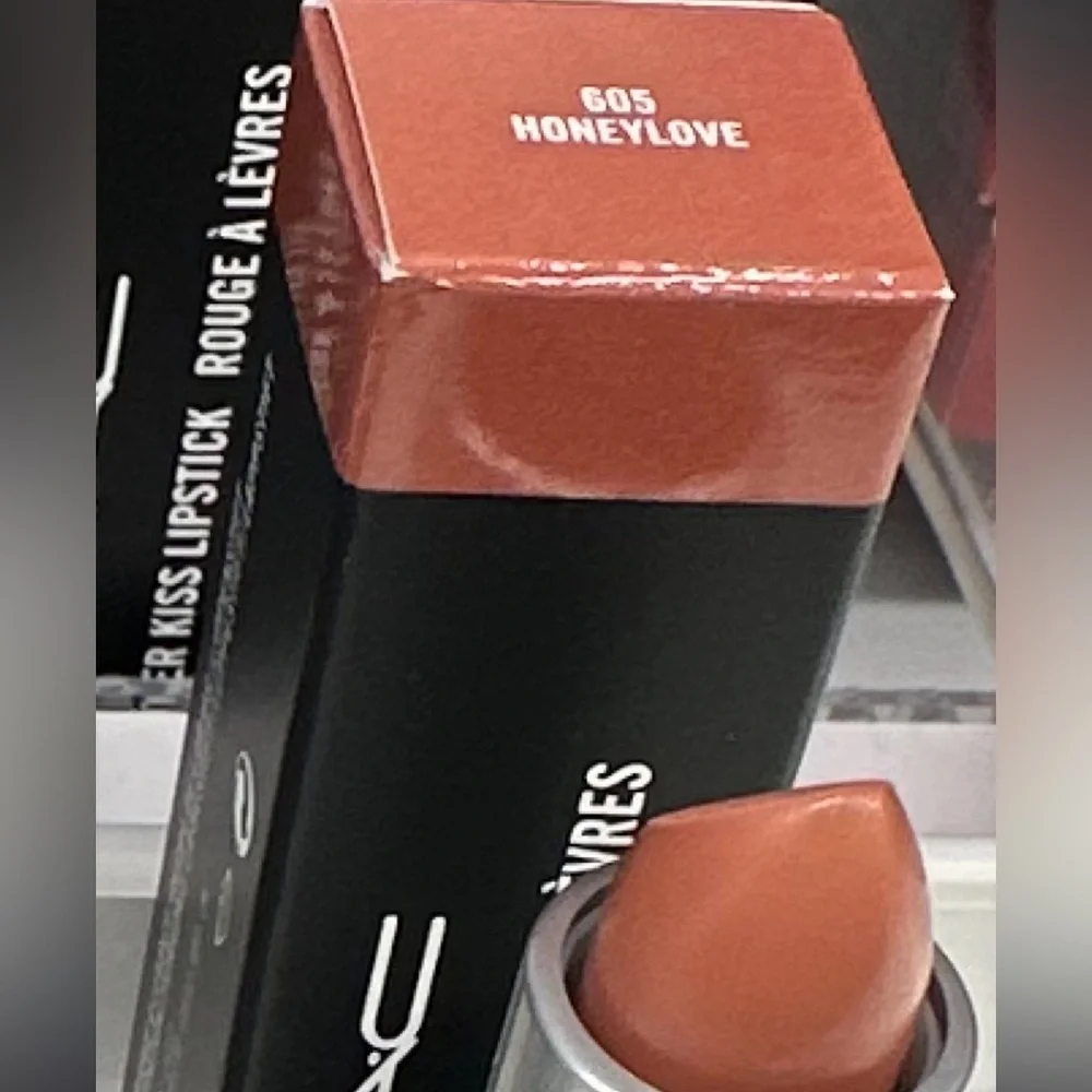 💄HONEYLOVE a MATTE LIPCOLOUR 💄. RETAILS $23. - Picture 3 of 8